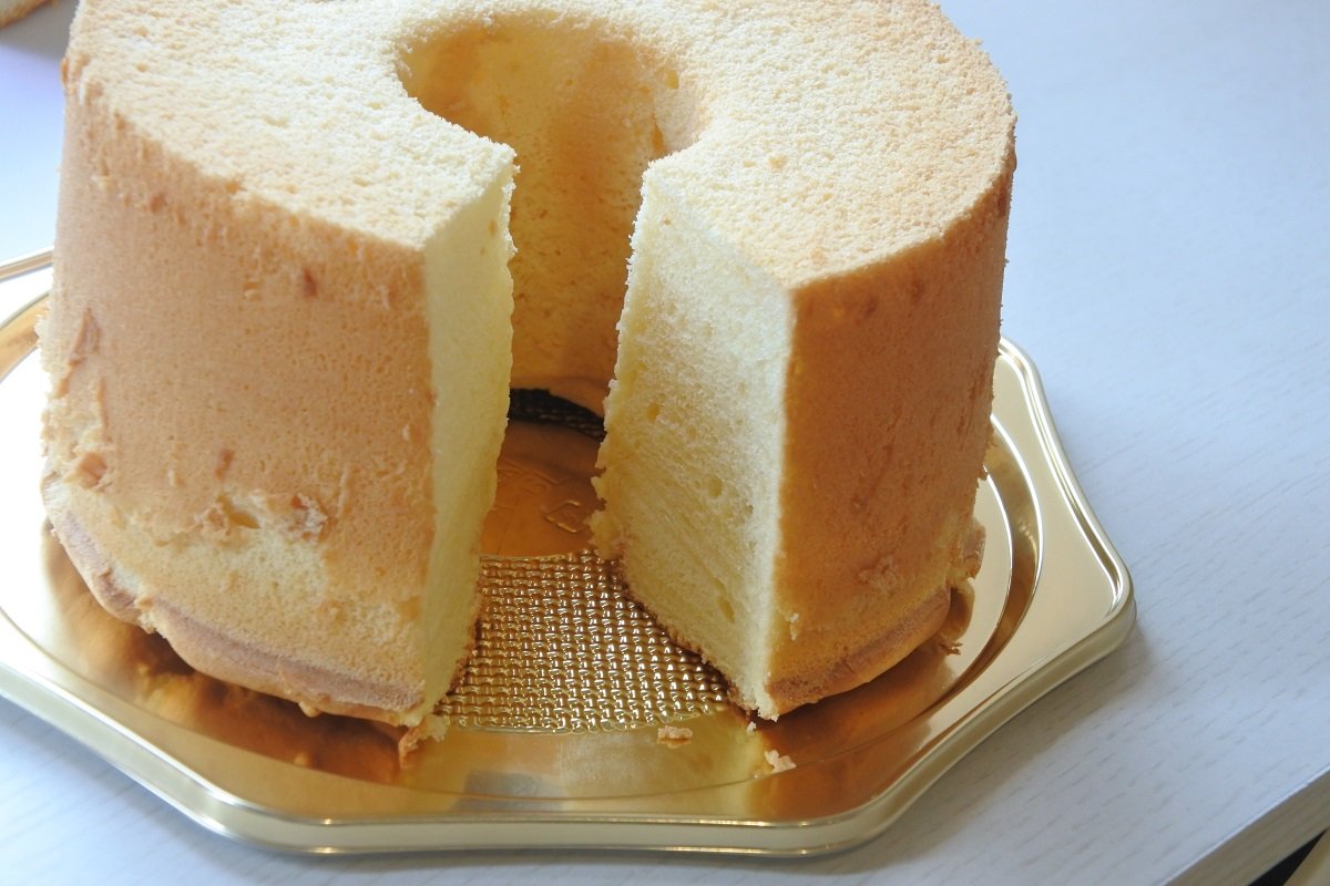 なぜ、ふわふわに焼けるのか——シフォンケーキの「なぜ」をひも解いていきます